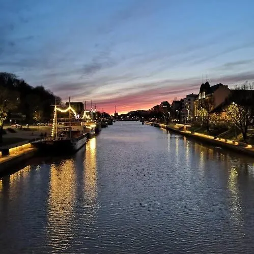 Air Conditioning - Parking - Wifi 公寓