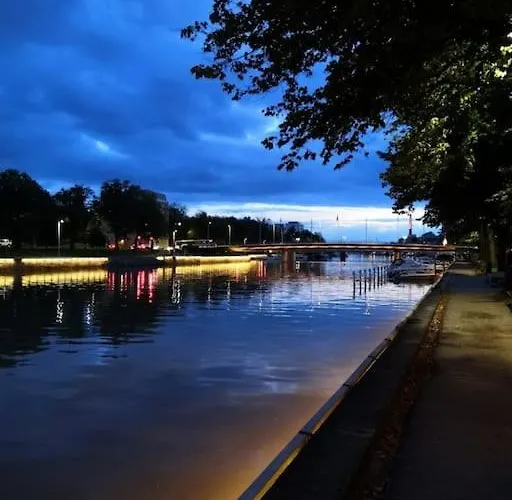 》 Idyllic Cityhome Untamola - Nearby River Aura Apartment