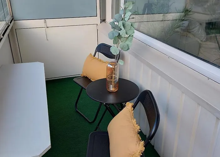 Great Location, Ac, Parking, Ev Loading, Wifi Apartment