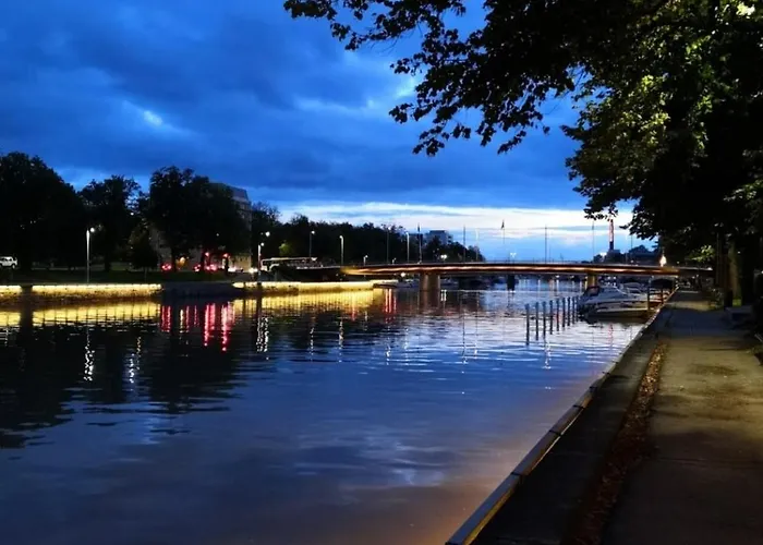 Great Location, Ac, Parking, Ev Loading, Wifi